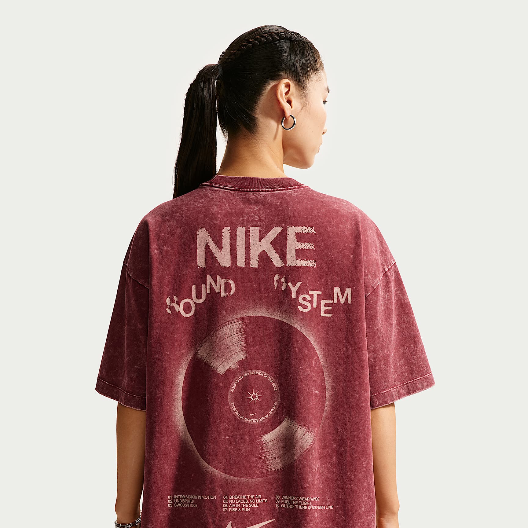 Nike Sportswear Classic Women's Oversized T-Shirt. Nike SG